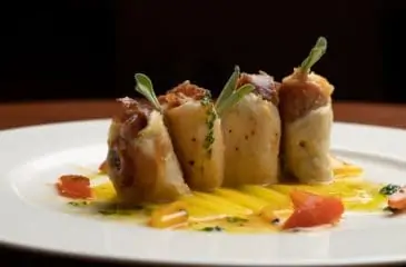 INVOLTINI DI POLLO CON PEPERONI SCOTTATI