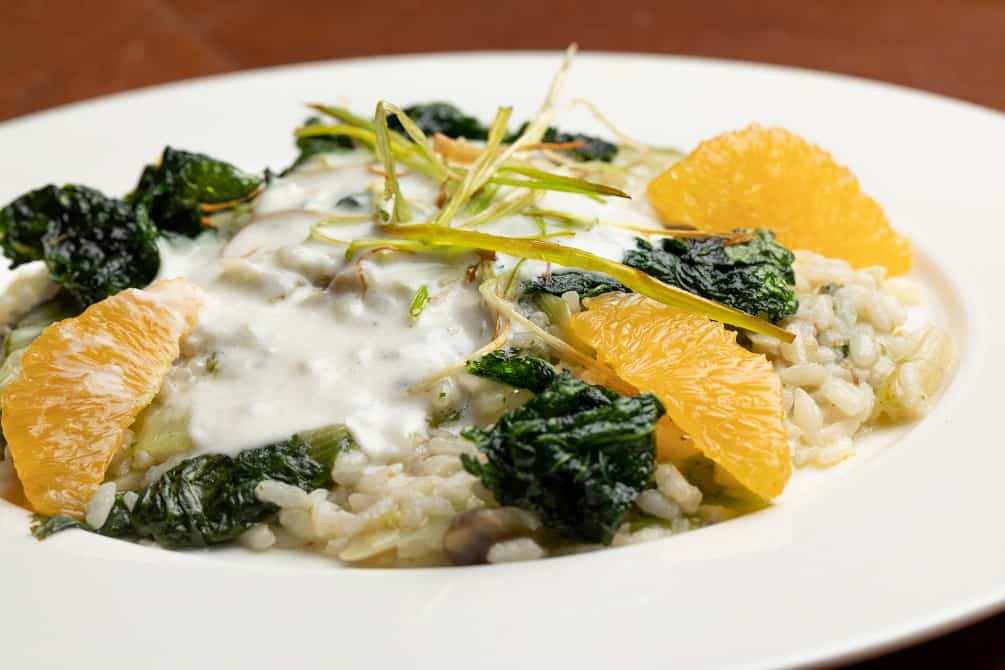 RISOTTO WITH ENDIVE, CIMA DI RAPA BROCCOLI, CLAMS AND ORANGE SEGMENTS - I Love Fruit And Veg From Europe